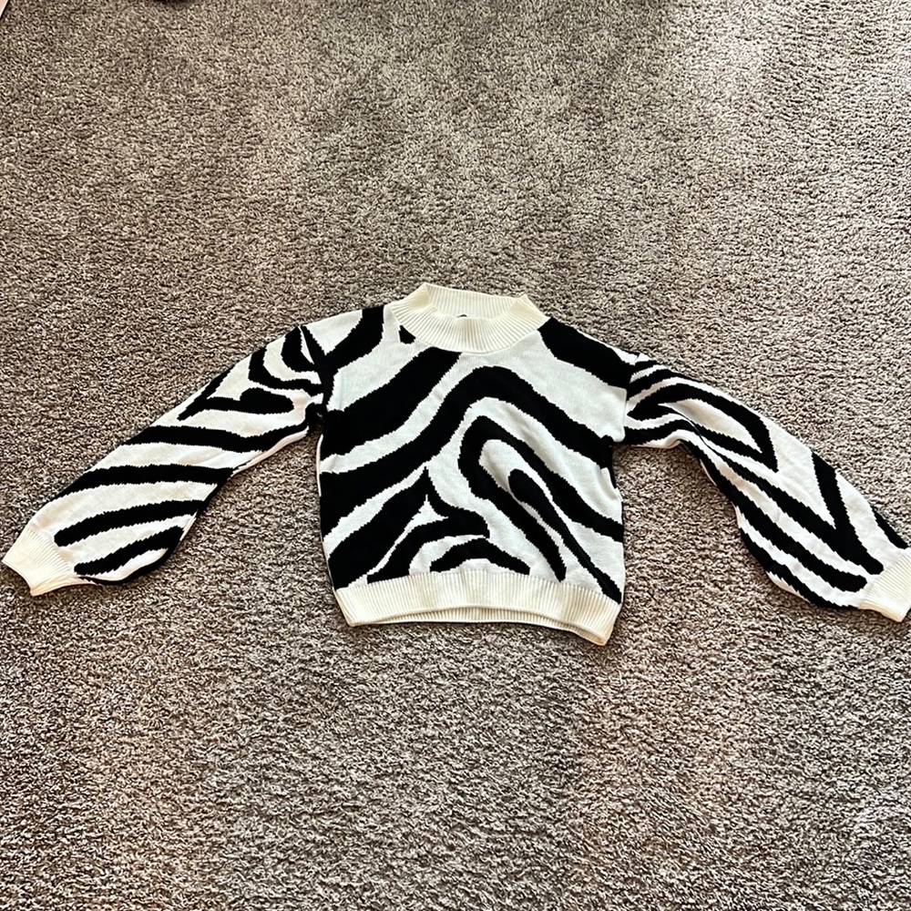 Abstract Sweater from Nasty Gal Collection M/L